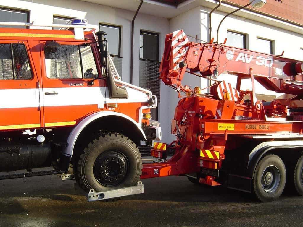 Фото примера эвакуатора грузового