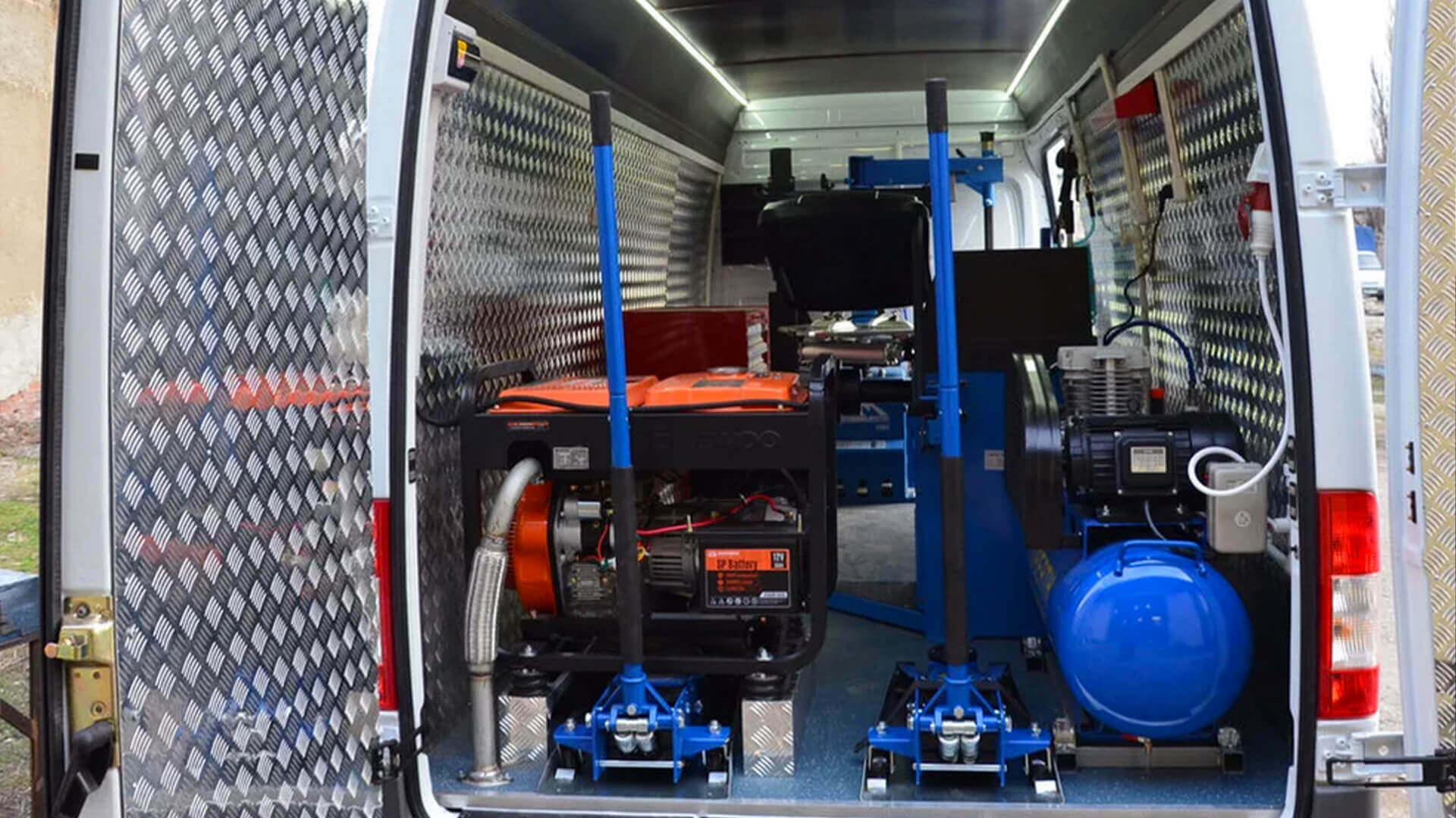 Фото оборудования для шиномонтажа