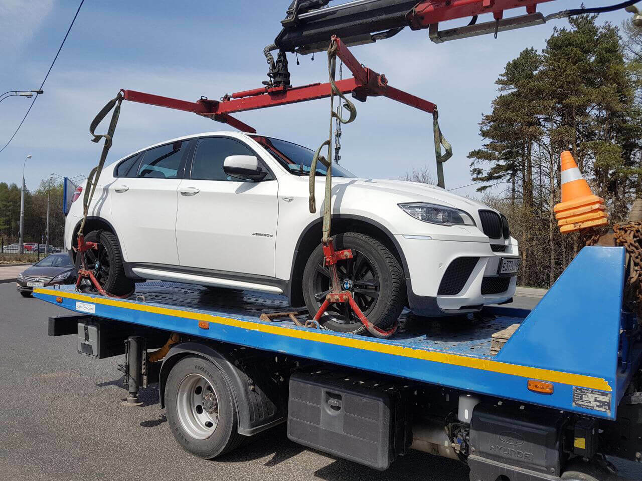 Фото эвакуатора с манипулятором