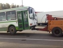 фото эвакуатор автобусов